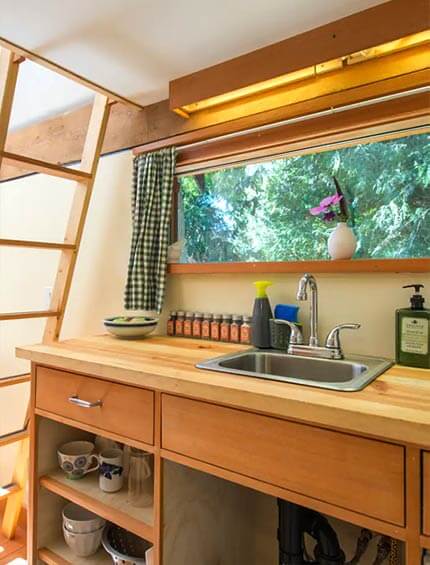 Micro Cabin Vacation Rental - Kitchen